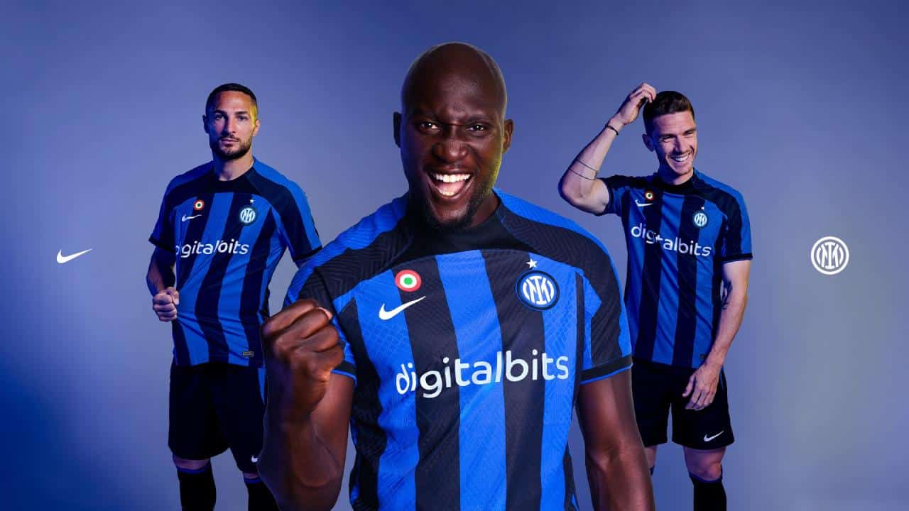 El Inter de Milán presenta nueva camiseta para 2024 con rediseño de las
