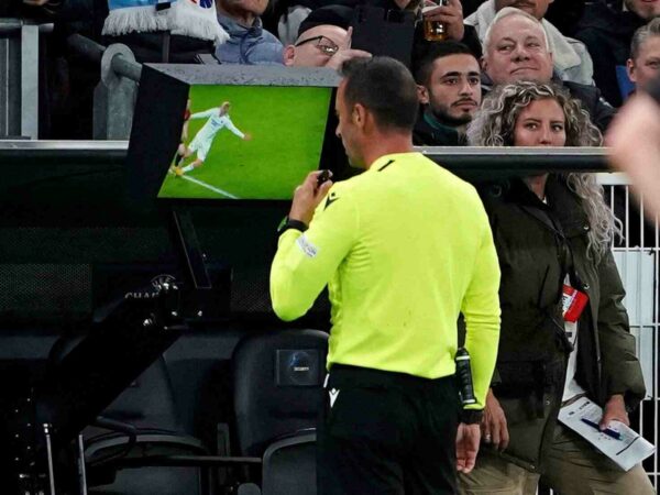 VAR suspensión