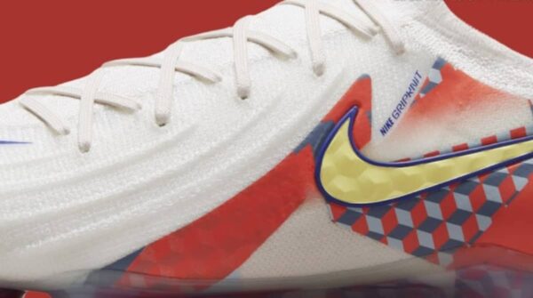Nike phantom luna