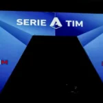 Agentes de la Guardia di Finanza durante una operación policial en Milán en 2026