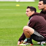 Rafael Márquez y Andrés Guardado durante un entrenamiento con la Selección Mexicana con el uniforme de la federación