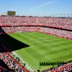 Vista aérea del estadio Ramón Sánchez-Pizjuán del Sevilla FC lleno de aficionados durante un partido de LaLiga