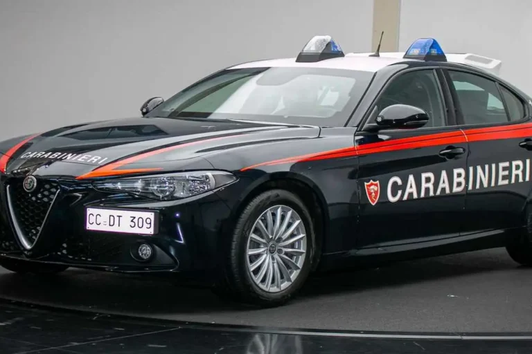 Alfa Romeo Giulia, Carabinieri, coche patrulla Italia, Arma dei Carabinieri.