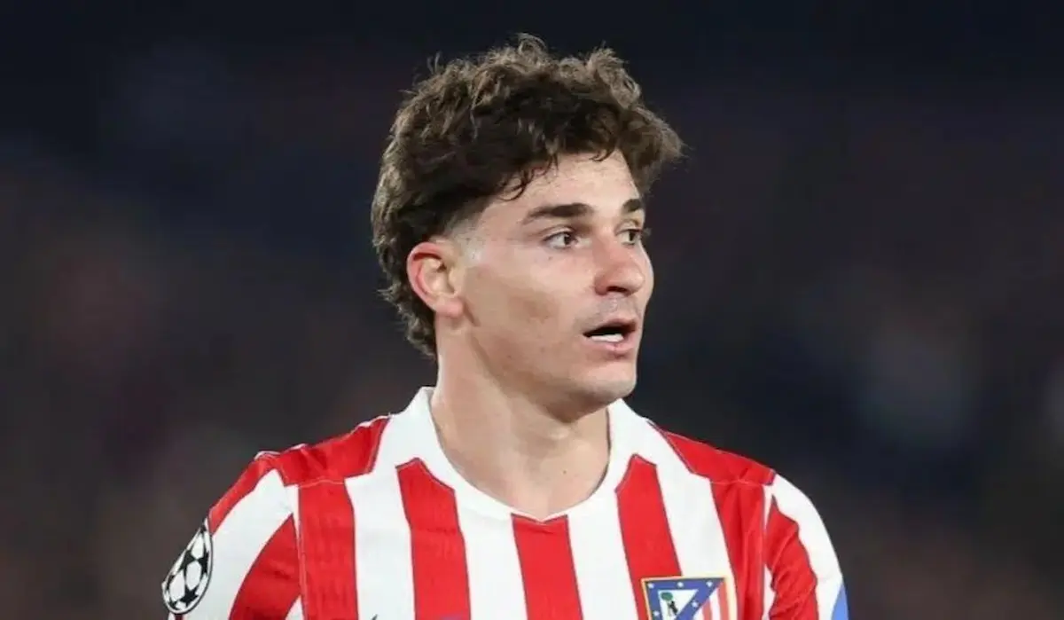 Julián Álvarez celebrando un gol con el Atlético de Madrid en un partido de LaLiga