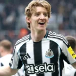 Imagen destacada sobre El Barcelona tiene dos rivales para fichar a Anthony Gordon