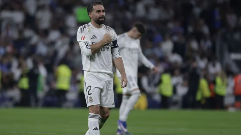 Imagen destacada sobre Dani Carvajal durante un partido del Real Madrid Apuesta a este partido aquí La Liga 1 X 2 Villarrea