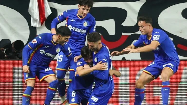 Imagen destacada sobre Los jugadores del Getafe celebran un gol Apuesta a este partido aquí UEFA Champions League 1 X 2 PSG