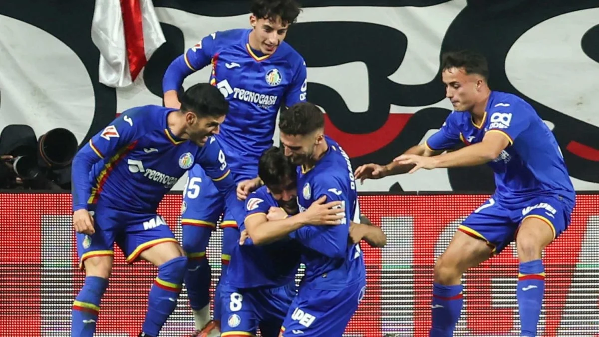 Imagen destacada sobre Los jugadores del Getafe celebran un gol Apuesta a este partido aquí UEFA Champions League 1 X 2 PSG
