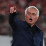 Imagen destacada sobre El Real Madrid roza con los dedos la vuelta de Mourinho