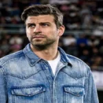 Gerard Piqué gesticulando airadamente en el túnel de vestuarios del Estadi Nacional tras el partido entre FC Andorra y Albacete Balompié.