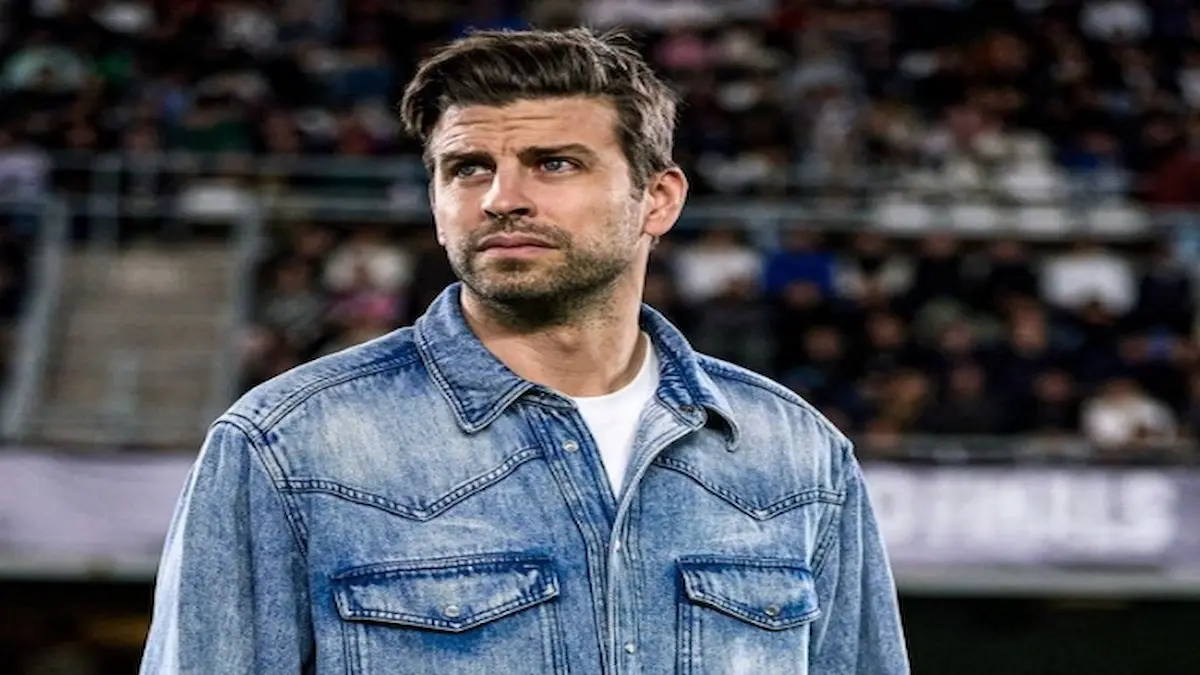 Gerard Piqué gesticulando airadamente en el túnel de vestuarios del Estadi Nacional tras el partido entre FC Andorra y Albacete Balompié.