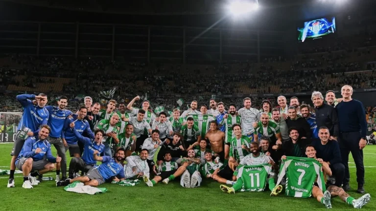 Imagen destacada sobre Betis celebra Champions y apunta a Savinho