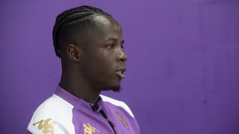 Amath Ndiaye durante un partido con el Real Valladolid en el Estadio José Zorrilla