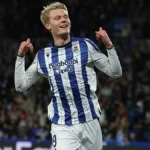 Orri Óskarsson celebrando un gol con la camiseta de la Real Sociedad