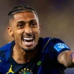 Raphinha, jugador del FC Barcelona, celebra con la selección de Brasil en el Mundial 2026