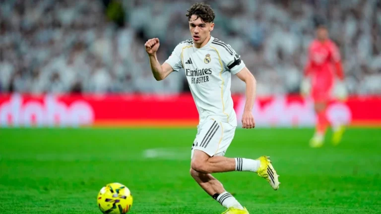 Thiago Pitarch, centrocampista del Real Madrid Juvenil, durante un entrenamiento en Valdebebas