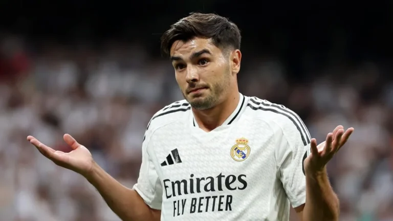 Brahim Díaz celebrando un gol con la camiseta del Real Madrid durante un partido de Champions League