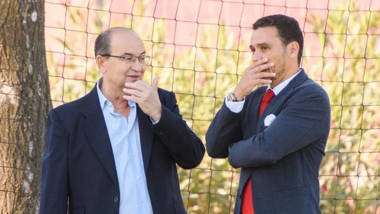 Infografía con las cifras de pérdidas acumuladas del Sevilla FC desde 2020, deuda financiera y límite salarial