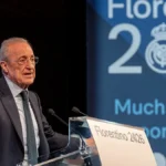 Florentino Pérez interviene en un atril ante un panel con el lema Florentino 2026 y el escudo del Real Madrid