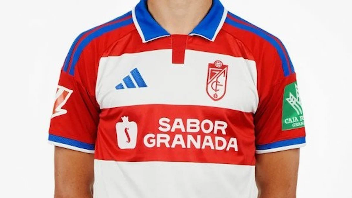 Camiseta local del Granada CF 2026/27 con el patrocinador Sabor Granada en el pecho